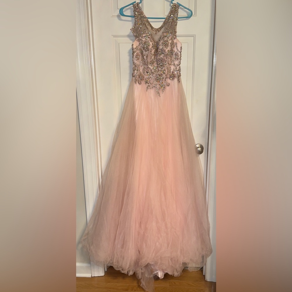 Sherry Hill pastel pink gown.  
Beaded Soft tulle skirt. Prom. Quinceañera. Ball